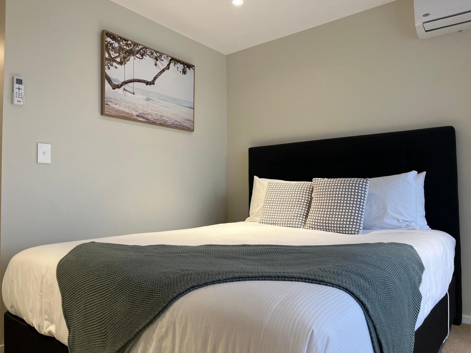 Queenstown Studio - 5Mins To Airport - Aircond - Free Wifi - Walk To Centre Exterior photo