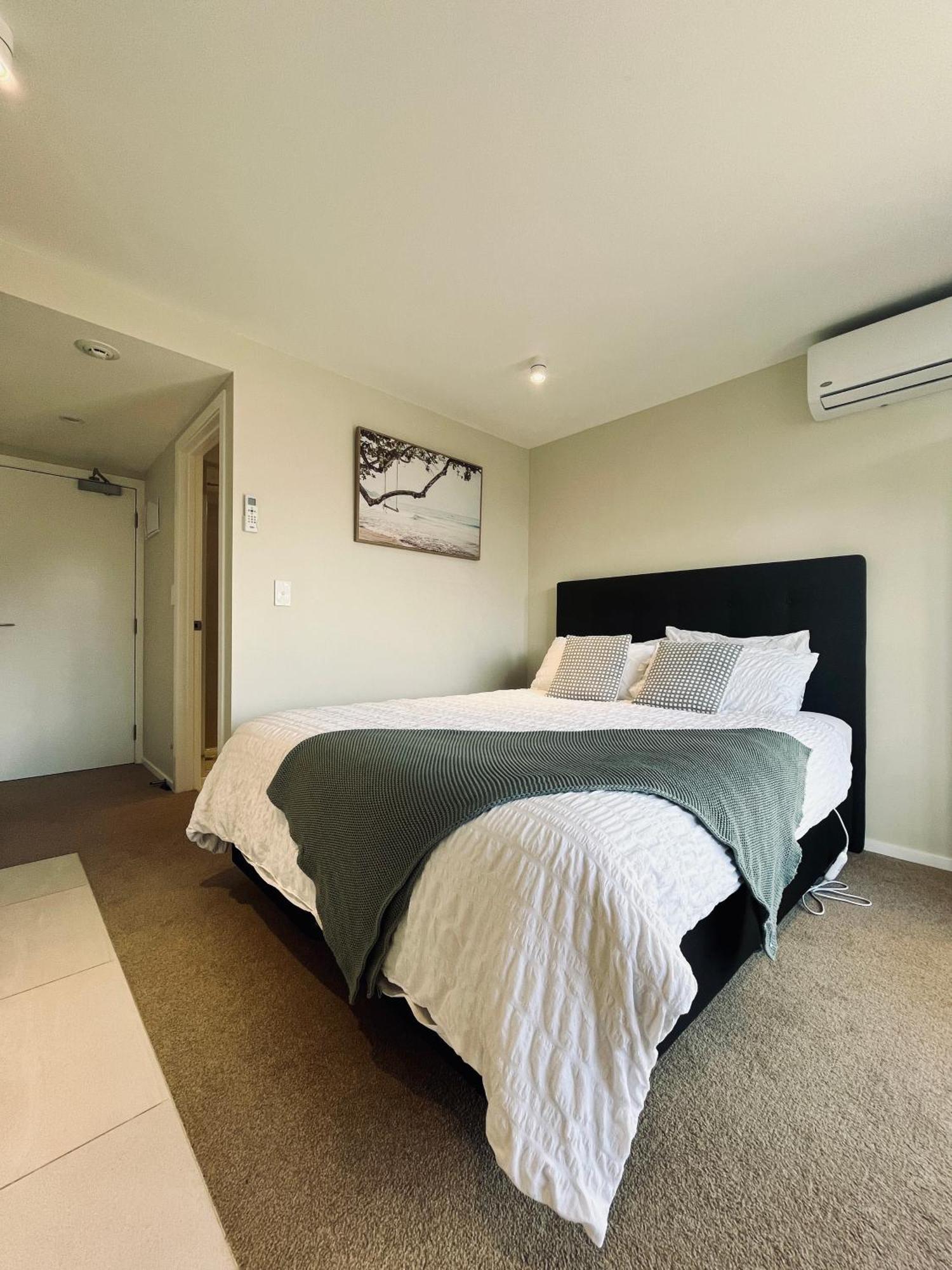 Queenstown Studio - 5Mins To Airport - Aircond - Free Wifi - Walk To Centre Exterior photo