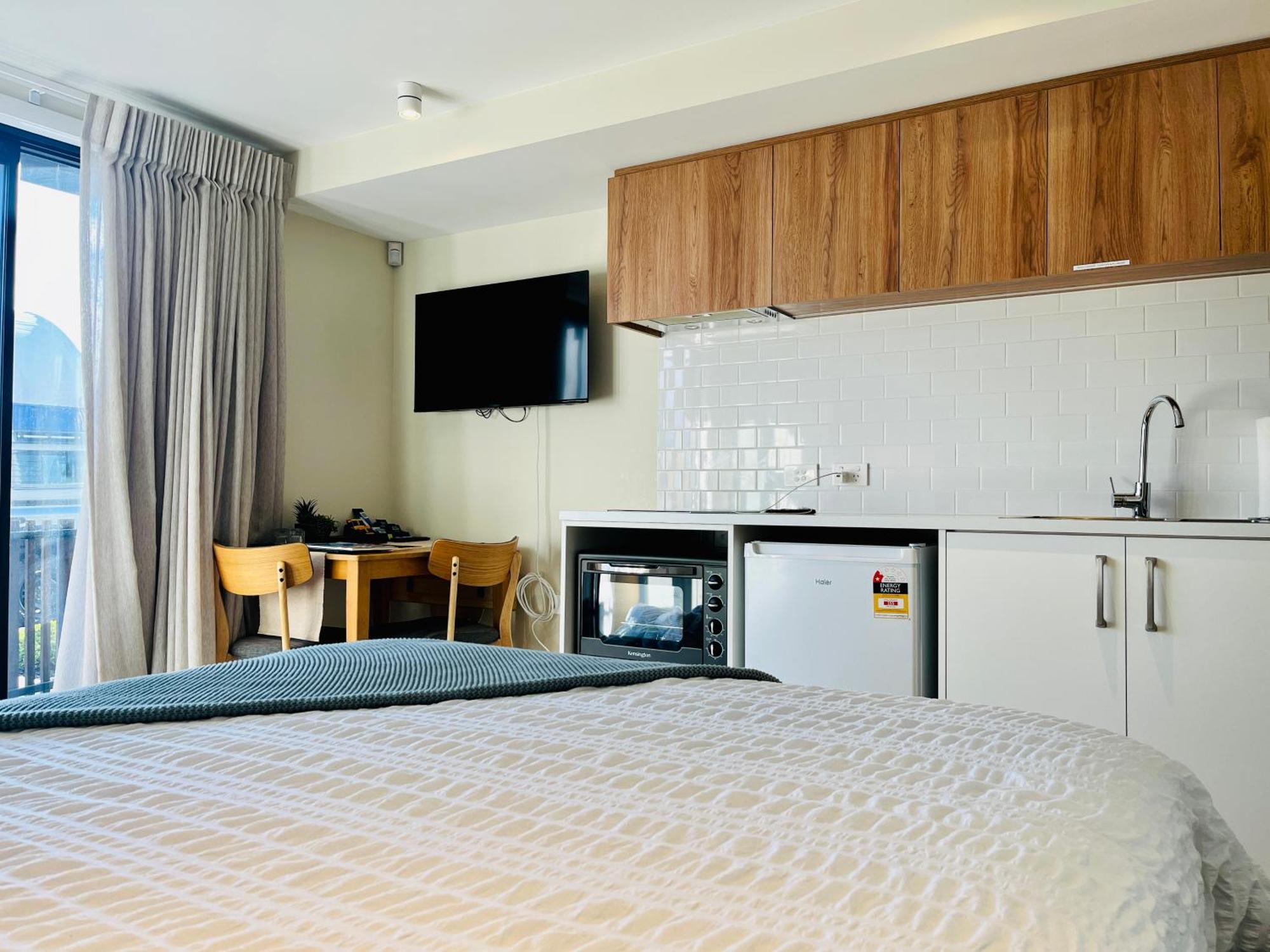Queenstown Studio - 5Mins To Airport - Aircond - Free Wifi - Walk To Centre Exterior photo